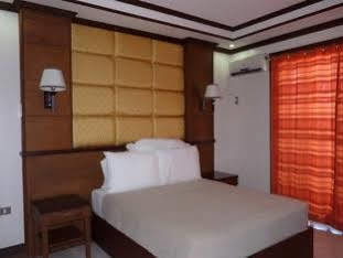 La Roca Veranda Suites & Restaurant 레가스피 외부 사진
