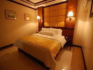 La Roca Veranda Suites & Restaurant 레가스피 외부 사진