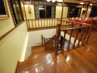 La Roca Veranda Suites & Restaurant 레가스피 외부 사진