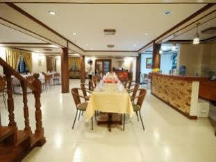 La Roca Veranda Suites & Restaurant 레가스피 외부 사진